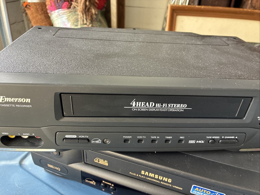 Emerson EWV601 VCR VHS 19 Micron 4-Head Hi-Fi Stereo Looks/Works Good No Remote