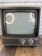 Panasonic Portable Color TV 10&Prime; Model CT-1110 — August 1980 Works Retro Gaming