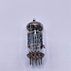 Siemens E82CC 6189 12AU7 ECC82, made in Germany, NOS NIB, D04 code