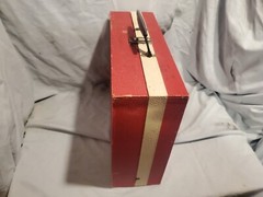 VINTAGE CHAMPAGNE BUILTIN SPEAKER TURNTABLE RECORD PLAYER MODEL 136K