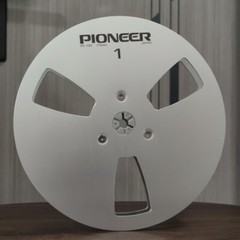 A pair silvery TAPE REEL pioneer RT909 7&Prime; inch Light Metal Aluminum Take Up Reel
