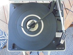 Vintage Emerson A-25A Swingmate Portable Record Player Works great..READ