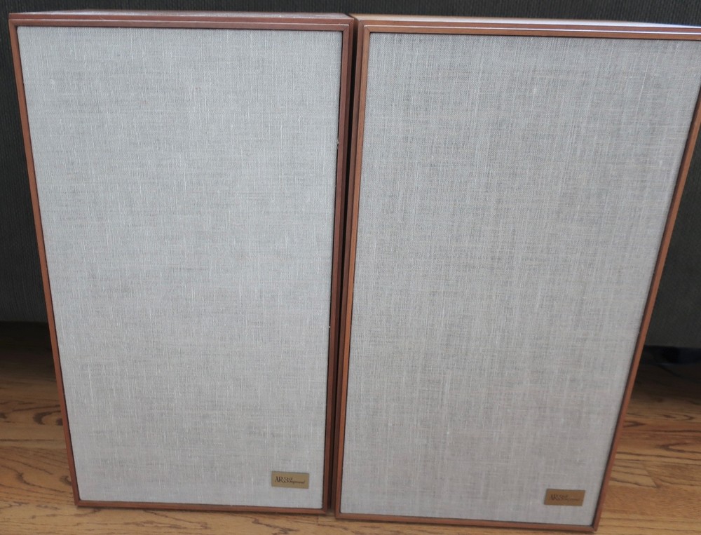 Acoustic Research AR3a Improved European model. Near excellent condition!