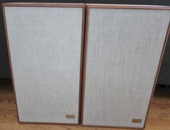 Acoustic Research AR3a Improved European model. Near excellent condition!