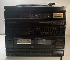 GE Compact Stereo System #11-1000 AM/FM Stereo 2 Cassette Phono Equalizer Read