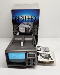 Vintage Bentley Portable 5&Prime; Black &White TV Model 100C Retro Gaming Prop Display