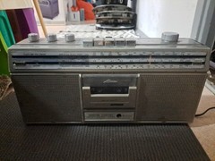 The Philips D8201 vintage radio/tape Recorder. No Static Tape Player Great Sound