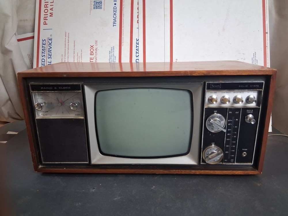 Vintage Sears Model 8021 AM/FM clock Radio w/ 8&Prime; Black White Television