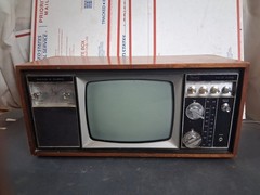 Vintage Sears Model 8021 AM/FM clock Radio w/ 8&Prime; Black White Television