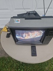 Mitsubishi 13&Prime; CS-1342R TV for Retro Gaming With Antenna Works
