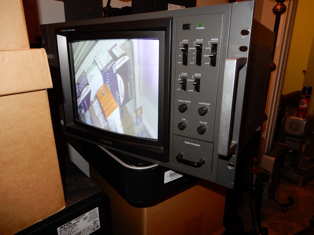 Sony Trinitron PVM-1220 TV / Monitor 12&Prime; Color Video Surveillance CRT Monitor