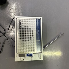 Sony ICF-700W FM/AM Portable Radio AC or Batteries