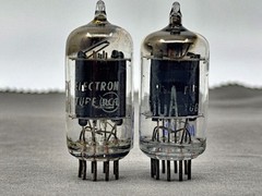 Matched Pair RCA 12AX7 ECC83 Long Black Plates &lsquo;D&rsquo; Getters Test NOS Amplitrex
