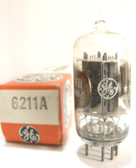 One 1970&rsquo;s GE 5-Star 6211A tube – Gray Plates, Clear-Top, Side OO Getters