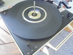 Vintage Emerson A-25A Swingmate Portable Record Player Works great..READ