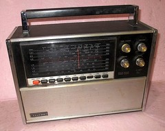 Lloyds 9N11B-120 8-BAND Portable/AC AM/FM/MB/SW/VHF Shortwave Radio TESTED GOOD