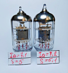 2 pcs 6J1P-EV New Voskhod Tube EF95 6F32 6AK7 5654 Matched Pair, Same Date 02.83