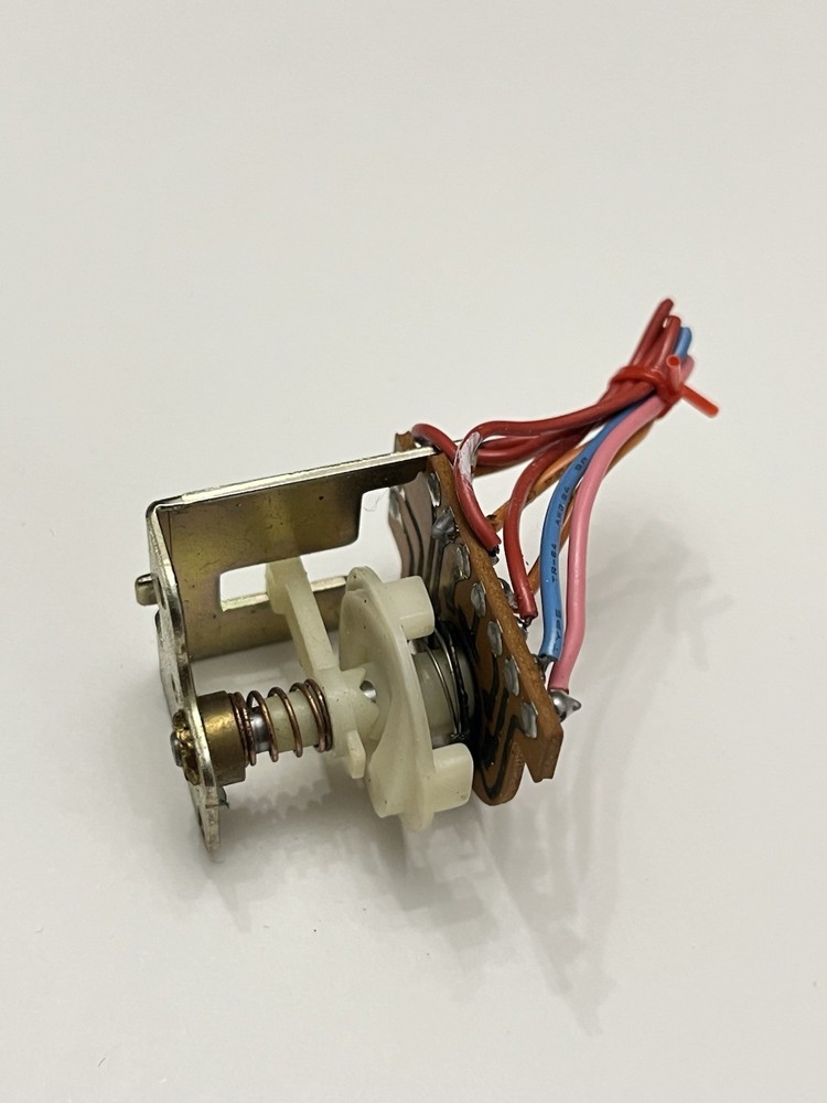 SOUNDESING 6947 STEREO SYSTEM 8 TRACK multi-position rotary selector switch assy