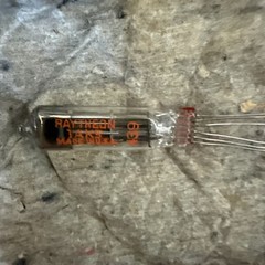 RAYTHEON 1AK5 – Radio Vacuum Tube – New Old Stock