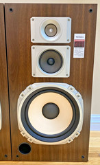 Set of Technics SB-2660 Stereo 3-way Speaker Systems 200 Watts with 12&Prime; Woofers