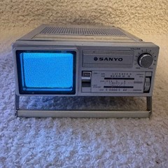 Vintage Sanyo TPM2000 Portable TV AM FM Radio Silver 1980 Made in Japan Retro