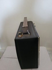 The Broadmoor AM/FM Multi-Band Portable Radio Telescopic Antenna Twin Speakers