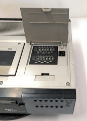 Vintage JVC HR-7100U The Goldbergs VHS-VCR Recorder/Player Turn On As Is Parts