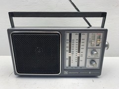 Vintage Portable Radio GE – TV Sound WB/AM/FM 4 Band 7-2945A Tested & Working