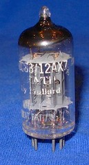 Good Mullard ECC83 / 12AX7 Long Plate Vacuum Tube 1958 Date