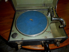 COOL OLD! RARE 1930s Brunswick Model 104#186241 Portable Record Player