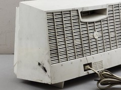 Vintage 1960s RCA Victor Plastic Body « Champagne White » Radio – *NO POWER*