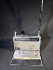 VINTAGE ZENITH ROYAL 3000-1 TRANS-OCEANIC TRANSISTOR RADIO For Parts