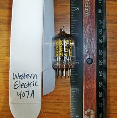 Strong Western Electric Black Plate D Getter 407A Tube
