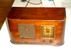 ANTIQUE RADIO RCA LITTLE NIPPER SMALL 1930s TUBE RADIO