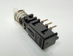 Studer A807 A812 A970 A963 A810 A9 Push-Button Switch 1x2U locking 55.15.0019