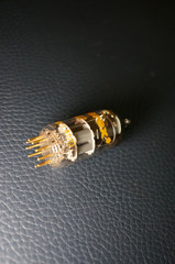VINTAGE AMPEREX 6922 GOLD PIN TUBE / E88CC ECC88 6DJ8