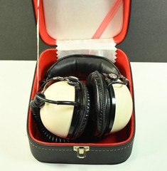 Vintage Pioneer SE-50 2-Way Stereo Headphones In Hard Shell Case