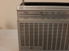 Vintage 1981 General Electric GE 7-2650A Portable AM/FM Radio 2-Way Power WORKS!