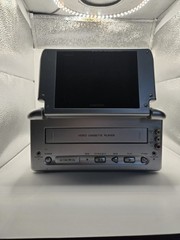 RARE Vintage Audiovox VBP2000 Portable VHS 5&Prime; LCD Screen No Cords