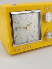 Rare 1974 Vintage Windsor Travel Clock Radio. Clock Works. Radio Untested.