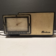 1957 Bulova Model 100 Tube Clock Radio – Black And Gold – READ DESCRIPTION