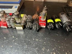 5-6BA6, 2-6BE6/6BY6, 2-6AL5, 6AH6, 2-6SJ7, 6SN7, 2-6V6, 0B2, 5U4GB tube set