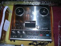 TWO BRAND NEW (MINT) 10.5&Prime; REEL TO REEL TAPE DECK HUB ADAPTER SPACER DISCS