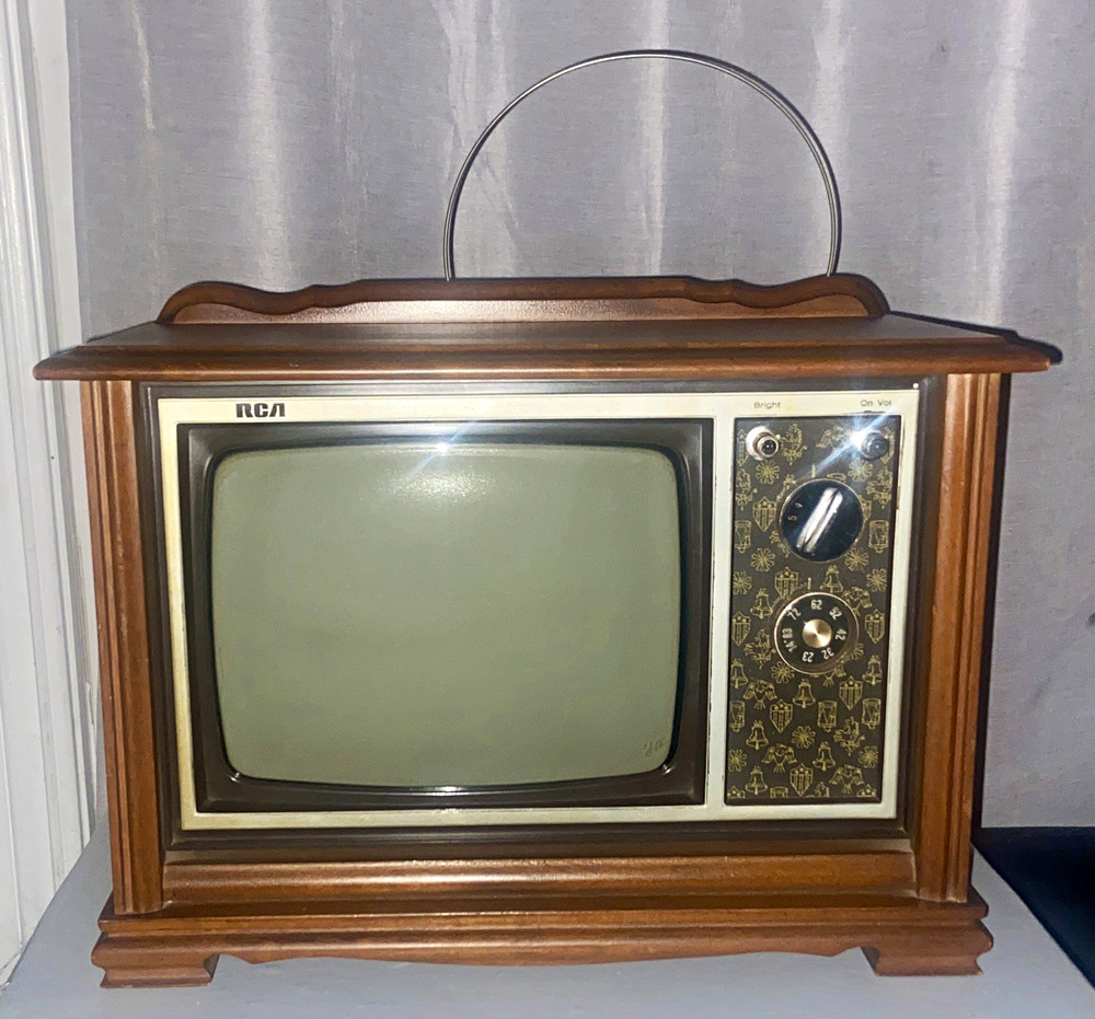 RCA Vintage 1960s Miniature Cabinet Television Model AM100L