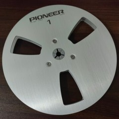 A pair silvery TAPE REEL pioneer RT909 7&Prime; inch Light Metal Aluminum Take Up Reel