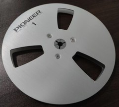 A pair silvery TAPE REEL pioneer RT909 7&Prime; inch Light Metal Aluminum Take Up Reel