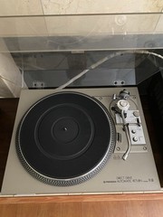 PL- 518 pioneer turntables Clean. fully functioning, Upgraded RCA cable VIDEO