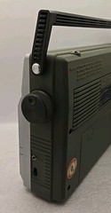 Vintage Radio Shack Realistic 12-625 Portable AM/FM. AC/DC Radio *Needs Antenna