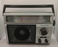 Vintage Radio Shack Realistic 12-625 Portable AM/FM. AC/DC Radio *Needs Antenna