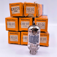 Siemens E82CC 6189 12AU7 ECC82, made in Germany, NOS NIB, D04 code